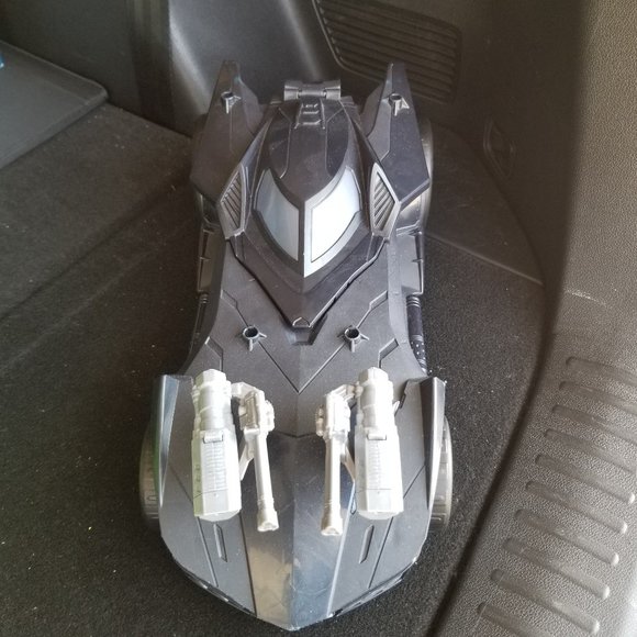 12" Batman with Batmobile and accessories - Picture 2 of 8